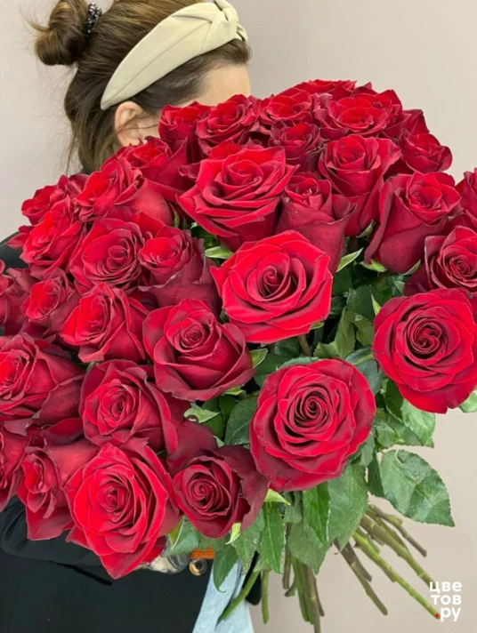 35 красных роз 