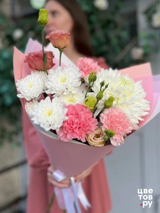 Букет-комплимент 11 c хризантемой, гвоздиками, эустомой - купить в  Красноярске за 3030 руб.