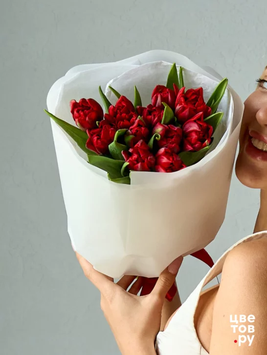 Как собрать красивый букет тюльпанов (Tulipa). Страстные и яркие красные тюльпаны от Букетыроз